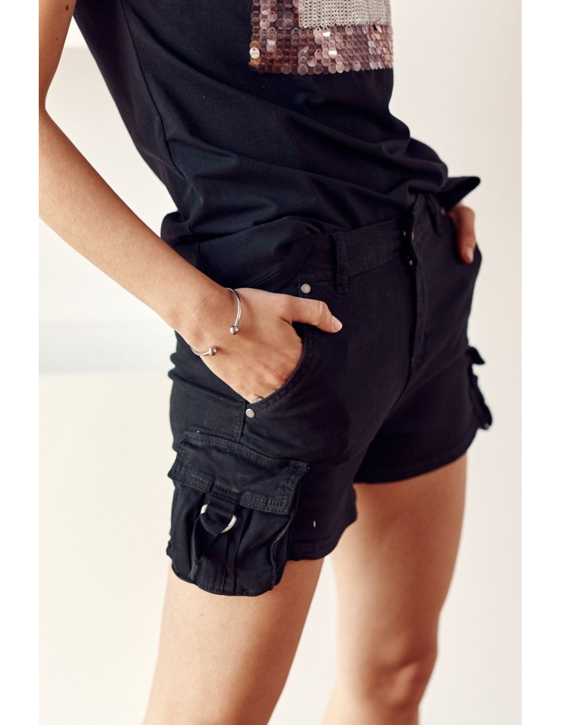 Damen-Shorts mit Taschen, schwarz 629 – Online-Shop – Boutique